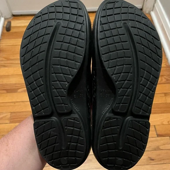 OOFOS OOahh Unisex Recovery Sandals - Picture 9 of 10